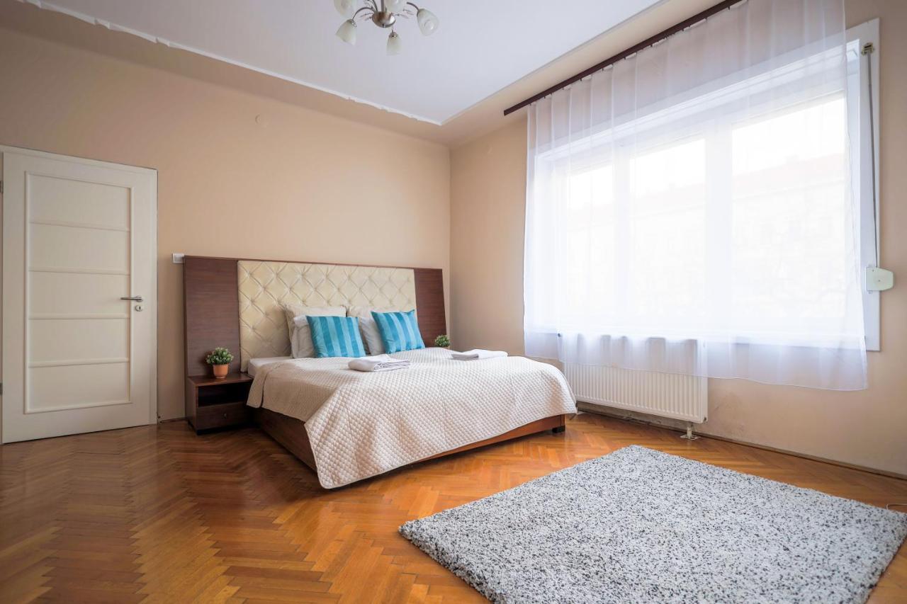 Downtown Vintage Home By Bella Budapest Exterior photo